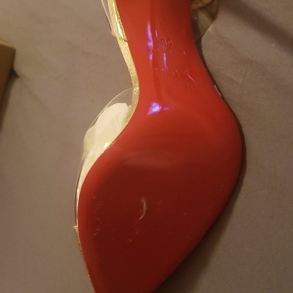 Christian Louboutin - Picture 1 of 7